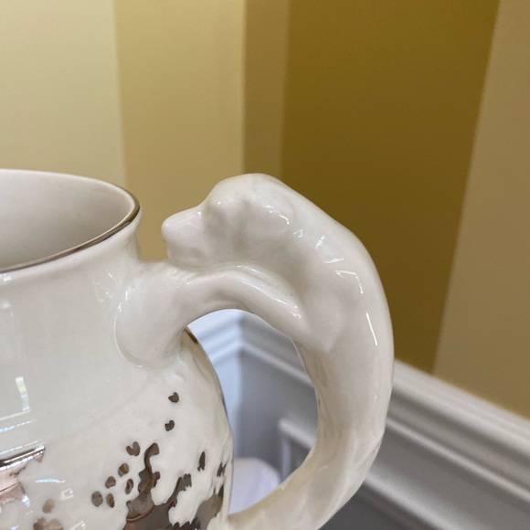 Vintage Wedgewood pitcher, white with silver, fox hunting scene with dog handle, - Picture 8 of 13